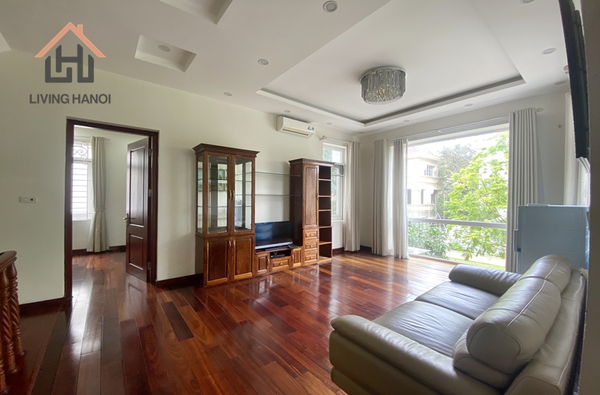 Corner villa with 4 bedrooms and yard in Ciputra, Hanoi Corner villa with 4 bedrooms and yard in Ciputra, Hanoi