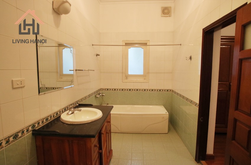 Cozy and nice four bedroom house for rent in Tay Ho, Hanoi Cozy and nice four bedroom house for rent in Tay Ho, Hanoi