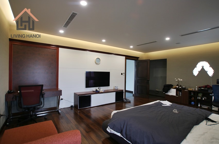Elegant Spacious 5 Bedroom villa in Q Block Ciputra, Hanoi Elegant Spacious 5 Bedroom villa in Q Block Ciputra, Hanoi