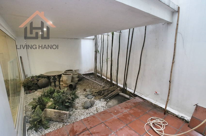 Four bedroom villa for rent in Tay Ho, Hanoi Four bedroom villa for rent in Tay Ho, Hanoi