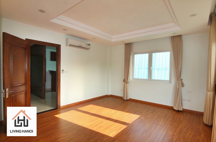 Fully-furnished 04 bedroom house for rent in Vinhomes Riverside, Long Bien Fully-furnished 04 bedroom house for rent in Vinhomes Riverside, Long Bien