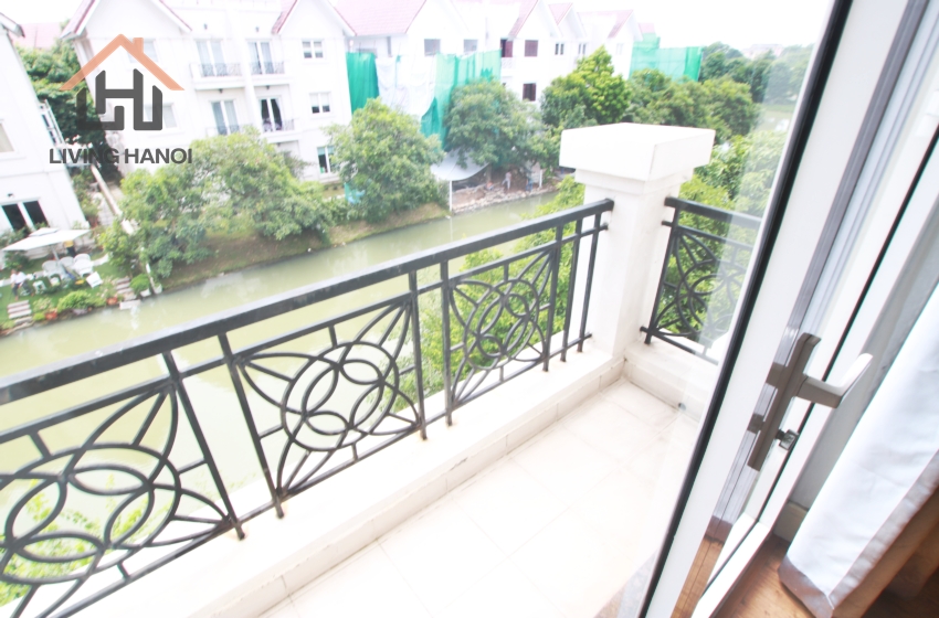 Fully-furnished house with lakeview for rent in Vinhomes Riverside, Hanoi Fully-furnished house with lakeview for rent in Vinhomes Riverside, Hanoi