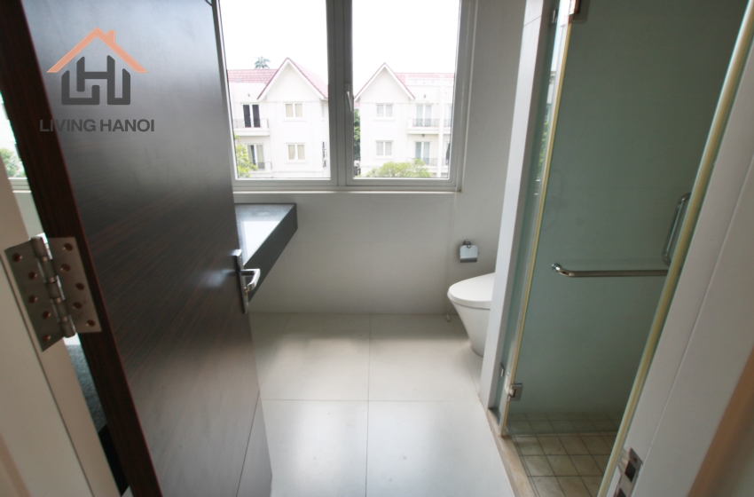 Fully-furnished house with lakeview for rent in Vinhomes Riverside, Hanoi Fully-furnished house with lakeview for rent in Vinhomes Riverside, Hanoi