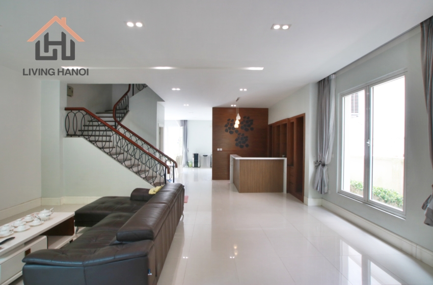 Fully-furnished house with lakeview for rent in Vinhomes Riverside, Hanoi Fully-furnished house with lakeview for rent in Vinhomes Riverside, Hanoi