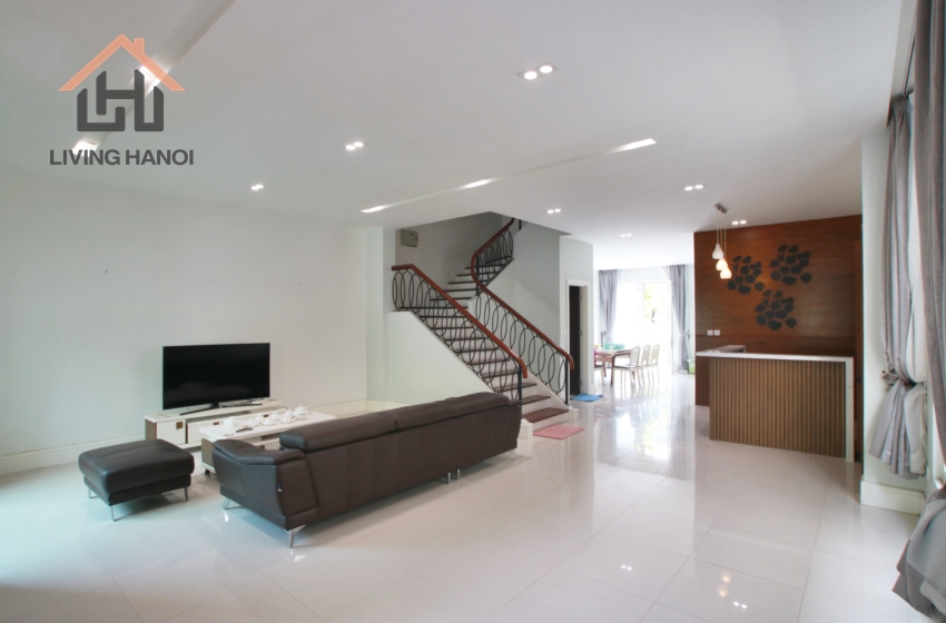Fully-furnished house with lakeview for rent in Vinhomes Riverside, Hanoi Fully-furnished house with lakeview for rent in Vinhomes Riverside, Hanoi