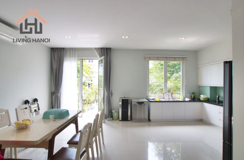 Fully-furnished house with lakeview for rent in Vinhomes Riverside, Hanoi Fully-furnished house with lakeview for rent in Vinhomes Riverside, Hanoi