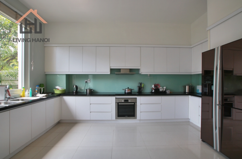 Fully-furnished house with lakeview for rent in Vinhomes Riverside, Hanoi Fully-furnished house with lakeview for rent in Vinhomes Riverside, Hanoi
