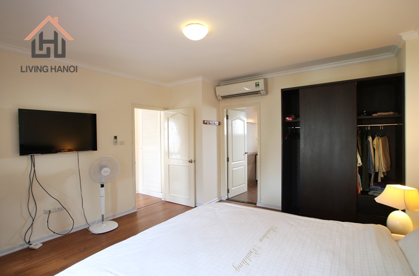 HAI BA TRUNG – Duplex penthouse 03 bedrooms apartment with big balconies available HAI BA TRUNG – Duplex penthouse 03 bedrooms apartment with big balconies available