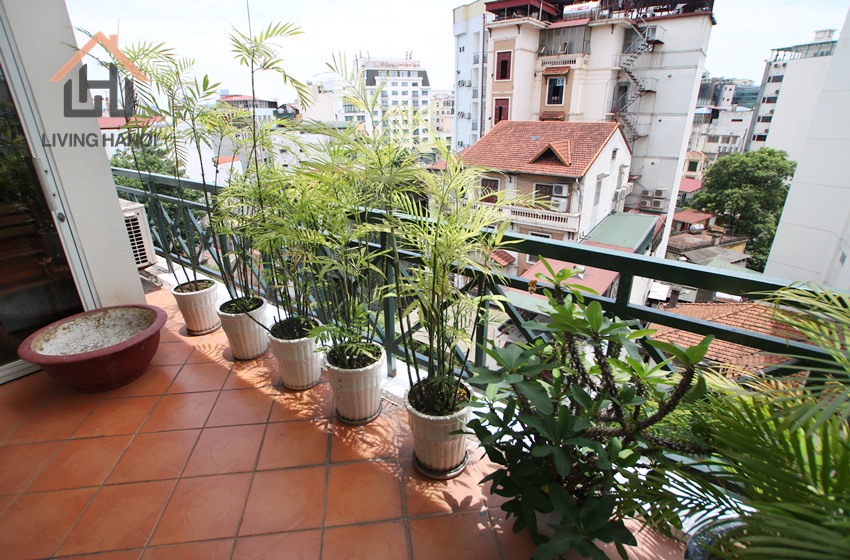 HAI BA TRUNG – Duplex penthouse 03 bedrooms apartment with big balconies available HAI BA TRUNG – Duplex penthouse 03 bedrooms apartment with big balconies available