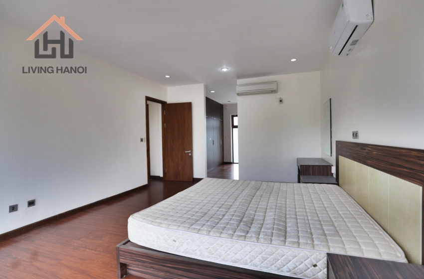 Huge villa with 5 beds for rent in Ciputra, Hanoi Huge villa with 5 beds for rent in Ciputra, Hanoi