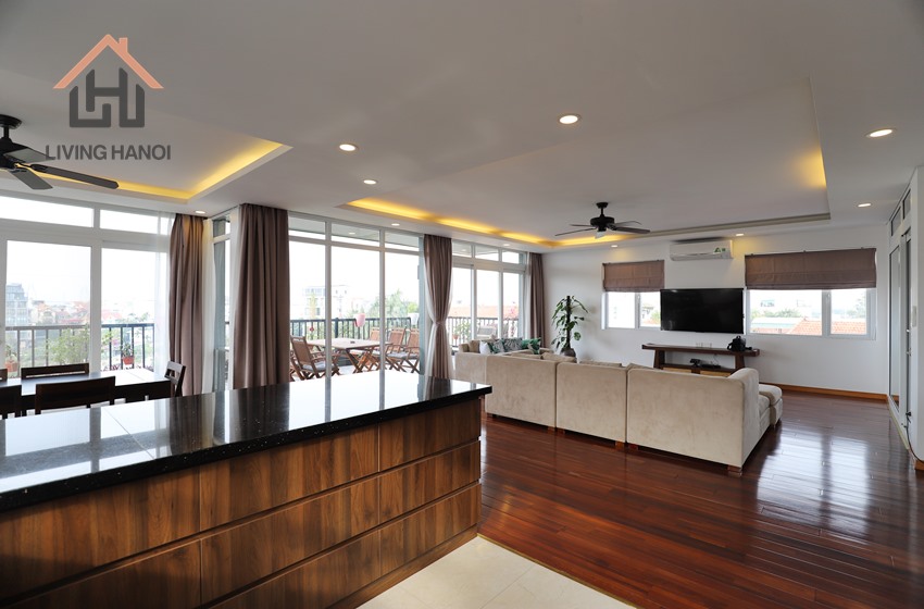 Lake-view 04 bedroom apartment for rent in Tay Ho, Hanoi Lake-view 04 bedroom apartment for rent in Tay Ho, Hanoi