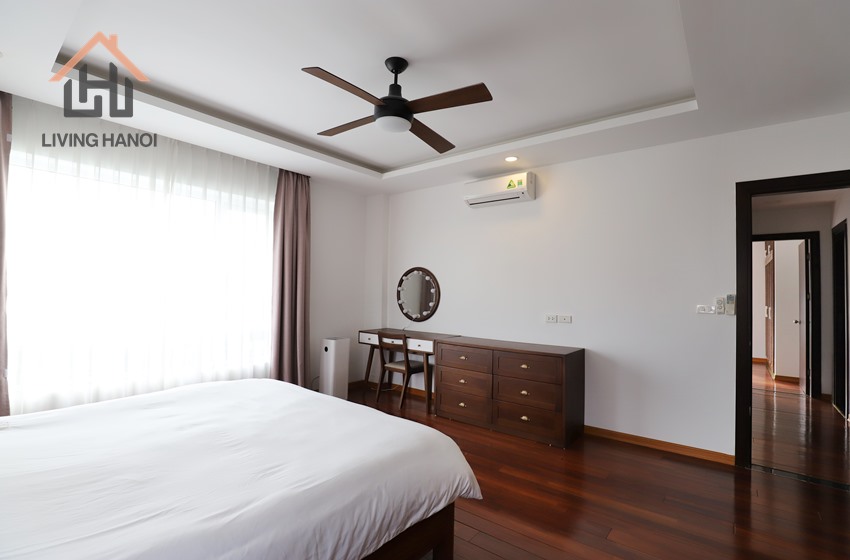 Lake-view 04 bedroom apartment for rent in Tay Ho, Hanoi Lake-view 04 bedroom apartment for rent in Tay Ho, Hanoi