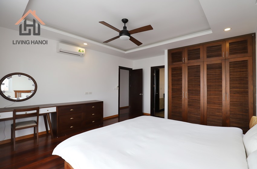 Lake-view 04 bedroom apartment for rent in Tay Ho, Hanoi Lake-view 04 bedroom apartment for rent in Tay Ho, Hanoi
