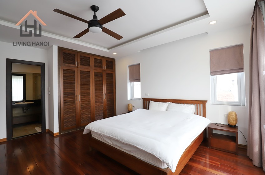Lake-view 04 bedroom apartment for rent in Tay Ho, Hanoi Lake-view 04 bedroom apartment for rent in Tay Ho, Hanoi