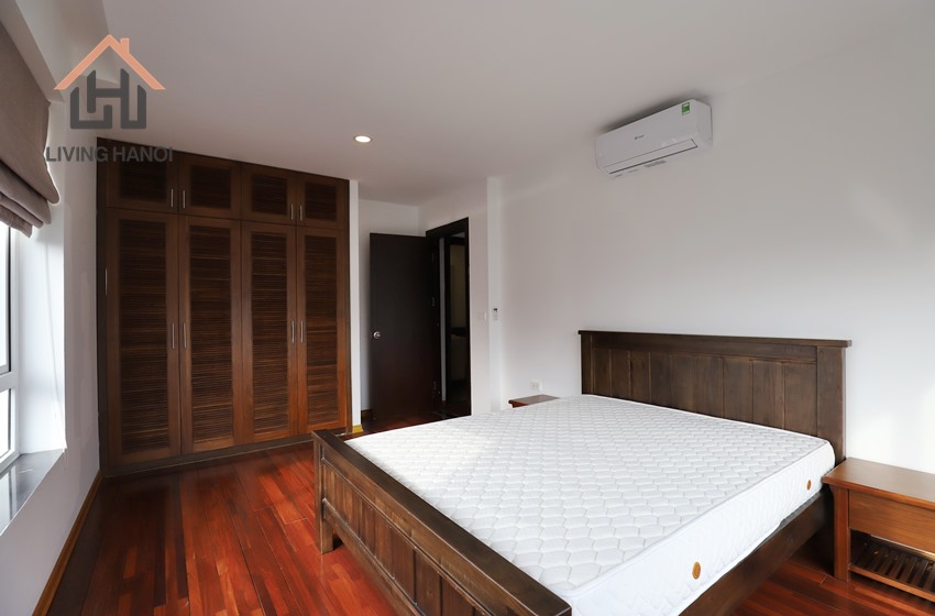 Lake-view 04 bedroom apartment for rent in Tay Ho, Hanoi Lake-view 04 bedroom apartment for rent in Tay Ho, Hanoi