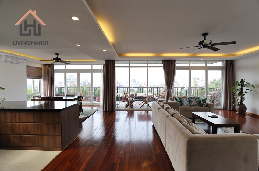 Lake-view 04 bedroom apartment for rent in Tay Ho, Hanoi Lake-view 04 bedroom apartment for rent in Tay Ho, Hanoi
