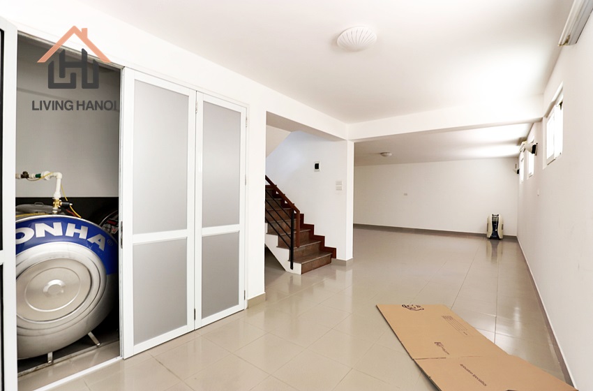 Lakefront villa with pool in Tay Ho, Hanoi Lakefront villa with pool in Tay Ho, Hanoi
