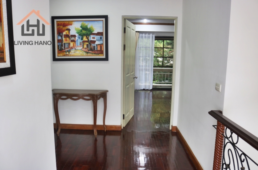 Luxury villa in a quite and secure location in Tay Ho, Hanoi Luxury villa in a quite and secure location in Tay Ho, Hanoi