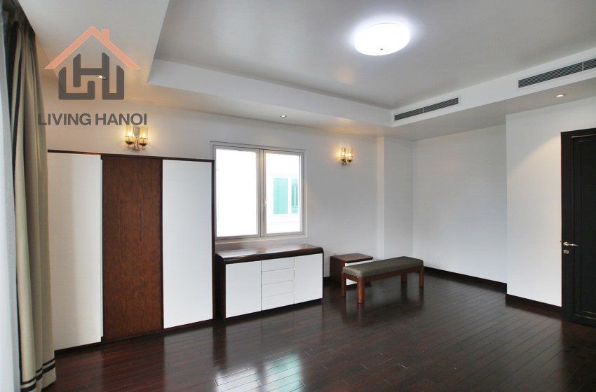 Modern villa for rent in Vinhomes Riverside, Long Bien District, Hanoi. Modern villa for rent in Vinhomes Riverside, Long Bien District, Hanoi.