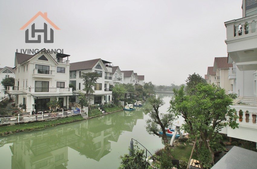 Modern villa for rent in Vinhomes Riverside, Long Bien District, Hanoi. Modern villa for rent in Vinhomes Riverside, Long Bien District, Hanoi.