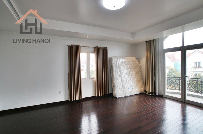 Modern villa for rent in Vinhomes Riverside, Long Bien District, Hanoi. Modern villa for rent in Vinhomes Riverside, Long Bien District, Hanoi.