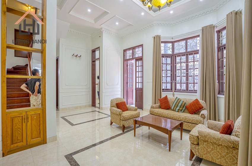 Nice 5 bedroom house for rent in Tay Ho, Hanoi Nice 5 bedroom house for rent in Tay Ho, Hanoi