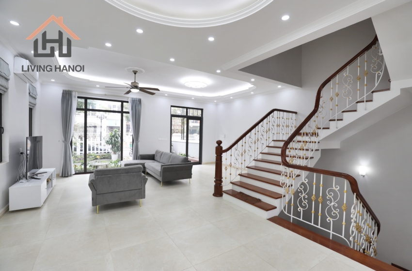 Nice and bright villa with lake view for rent in Vinhome Riverside, Hanoi Nice and bright villa with lake view for rent in Vinhome Riverside, Hanoi