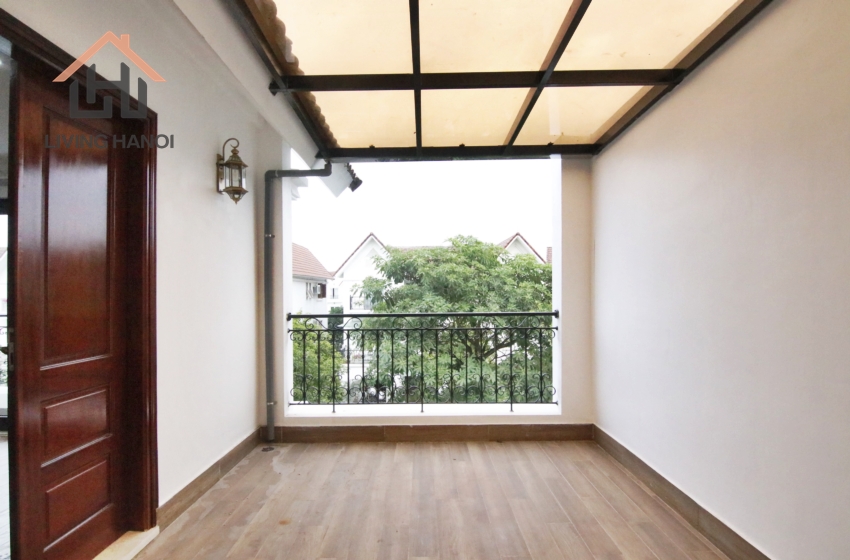 Nice and bright villa with lake view for rent in Vinhome Riverside, Hanoi Nice and bright villa with lake view for rent in Vinhome Riverside, Hanoi
