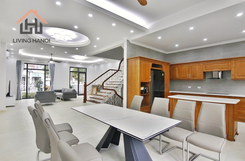 Nice and bright villa with lake view for rent in Vinhome Riverside, Hanoi Nice and bright villa with lake view for rent in Vinhome Riverside, Hanoi