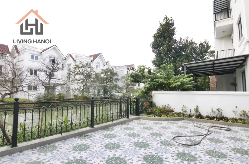 Nice and bright villa with lake view for rent in Vinhome Riverside, Hanoi Nice and bright villa with lake view for rent in Vinhome Riverside, Hanoi