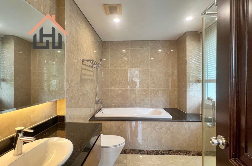 Nice and spacious villa for rent in Vinhomes Riverside, Long Bien District, Ha Noi Nice and spacious villa for rent in Vinhomes Riverside, Long Bien District, Ha Noi