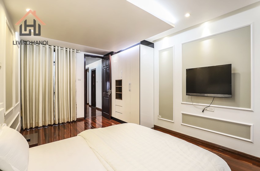 Renovated 3 bedroom apartment with Lake-view for rent in Tay Ho Renovated 3 bedroom apartment with Lake-view for rent in Tay Ho