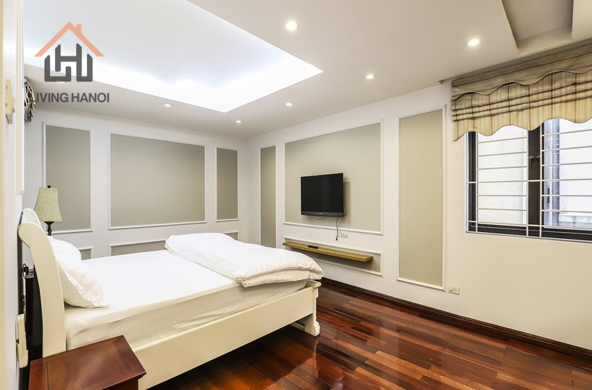 Renovated 3 bedroom apartment with Lake-view for rent in Tay Ho Renovated 3 bedroom apartment with Lake-view for rent in Tay Ho
