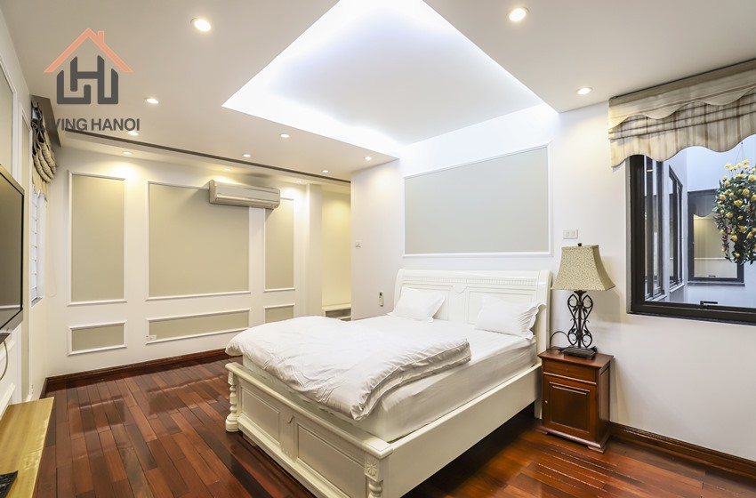 Renovated 3 bedroom apartment with Lake-view for rent in Tay Ho Renovated 3 bedroom apartment with Lake-view for rent in Tay Ho