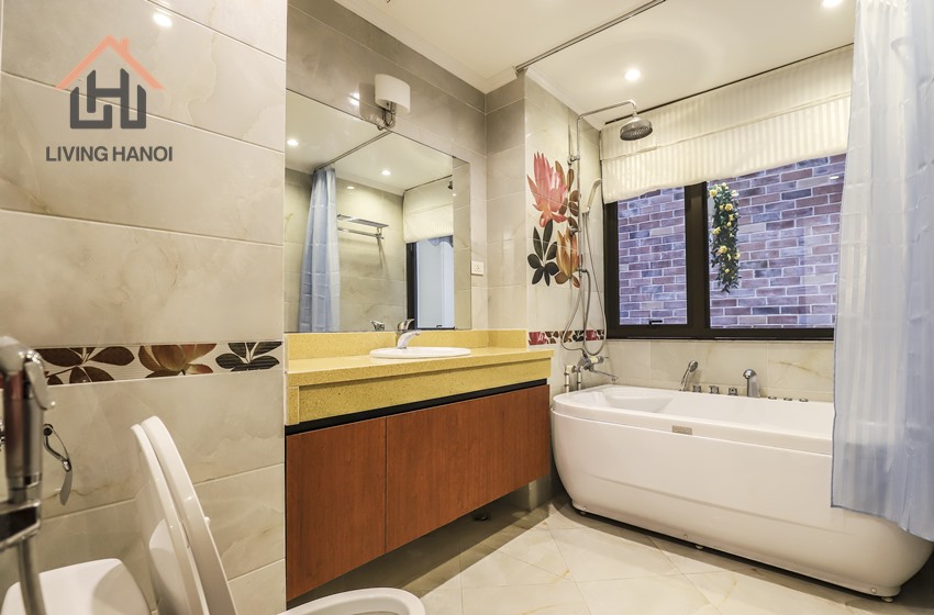 Renovated 3 bedroom apartment with Lake-view for rent in Tay Ho Renovated 3 bedroom apartment with Lake-view for rent in Tay Ho