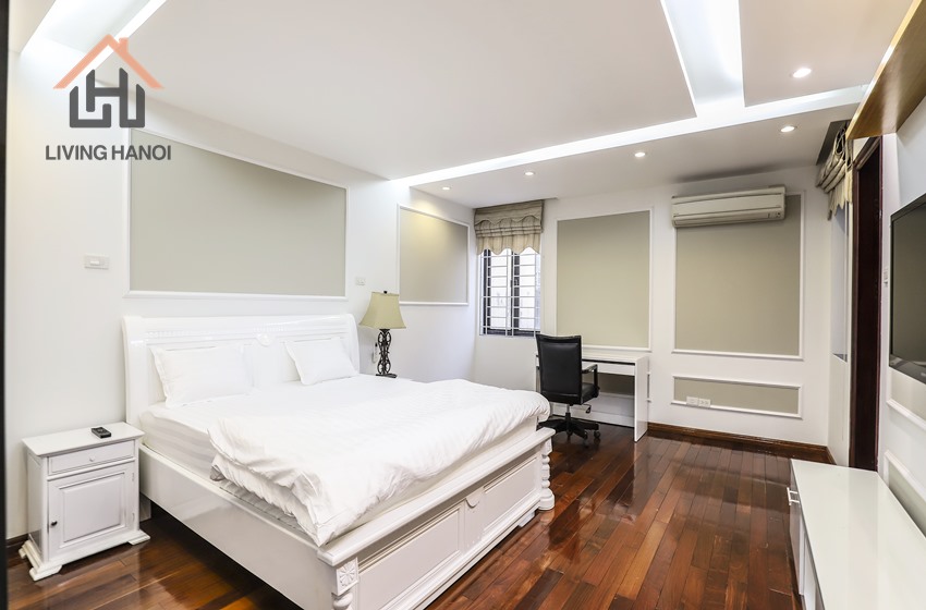 Renovated 3 bedroom apartment with Lake-view for rent in Tay Ho Renovated 3 bedroom apartment with Lake-view for rent in Tay Ho