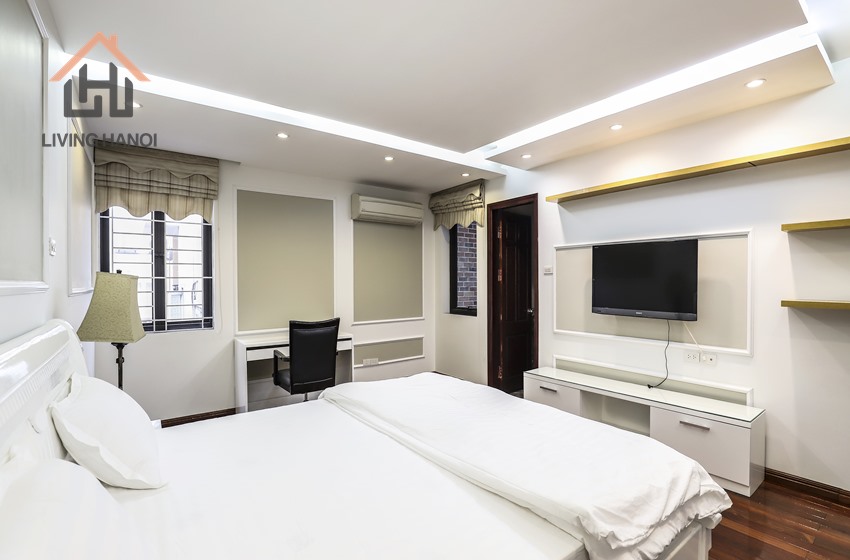 Renovated 3 bedroom apartment with Lake-view for rent in Tay Ho Renovated 3 bedroom apartment with Lake-view for rent in Tay Ho