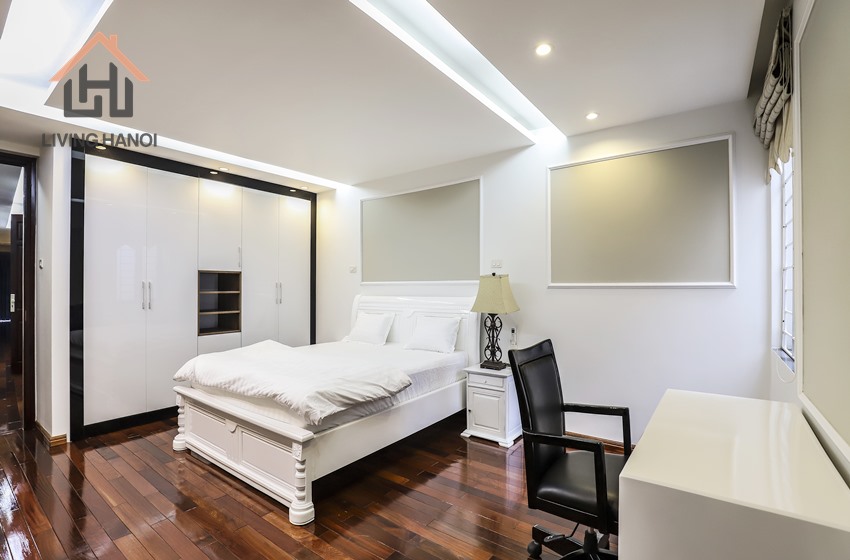 Renovated 3 bedroom apartment with Lake-view for rent in Tay Ho Renovated 3 bedroom apartment with Lake-view for rent in Tay Ho