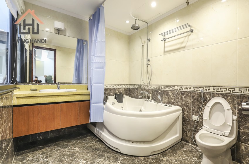 Renovated 3 bedroom apartment with Lake-view for rent in Tay Ho Renovated 3 bedroom apartment with Lake-view for rent in Tay Ho