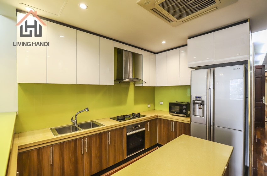 Renovated 3 bedroom apartment with Lake-view for rent in Tay Ho Renovated 3 bedroom apartment with Lake-view for rent in Tay Ho