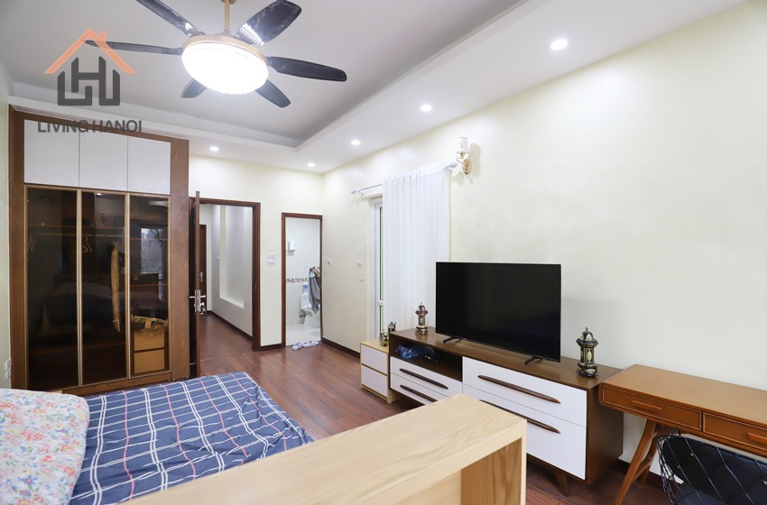 Renovated 5 bedroom apartment for rent in Tay Ho Renovated 5 bedroom apartment for rent in Tay Ho