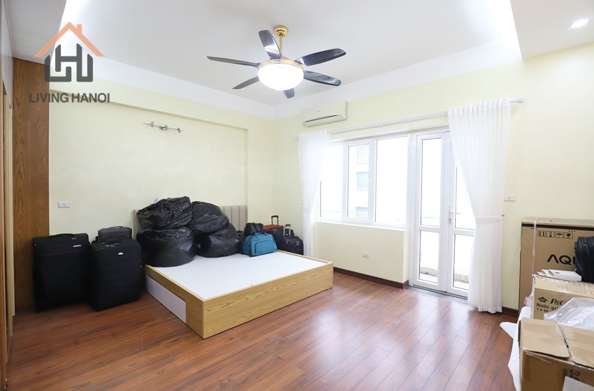 Renovated 5 bedroom apartment for rent in Tay Ho Renovated 5 bedroom apartment for rent in Tay Ho