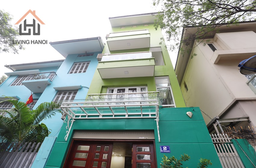 Renovated 5 bedroom apartment for rent in Tay Ho Renovated 5 bedroom apartment for rent in Tay Ho