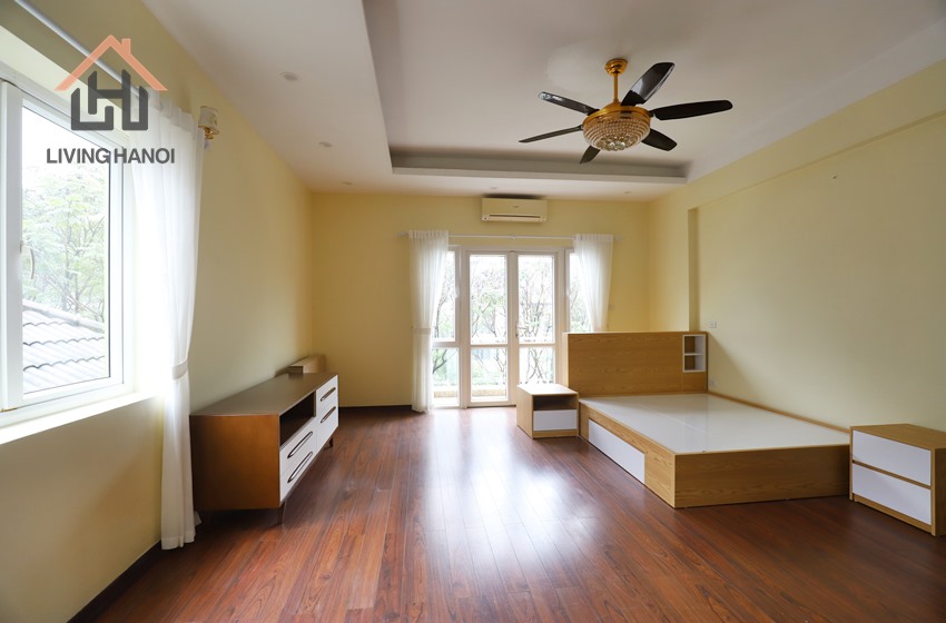Renovated 5 bedroom apartment for rent in Tay Ho Renovated 5 bedroom apartment for rent in Tay Ho