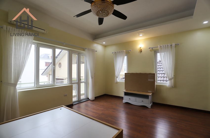 Renovated 5 bedroom apartment for rent in Tay Ho Renovated 5 bedroom apartment for rent in Tay Ho