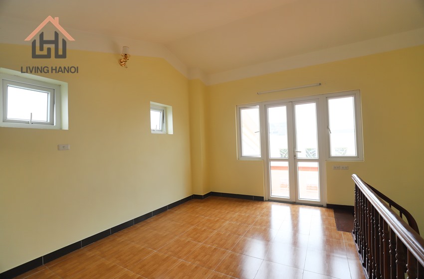 Renovated 5 bedroom apartment for rent in Tay Ho Renovated 5 bedroom apartment for rent in Tay Ho