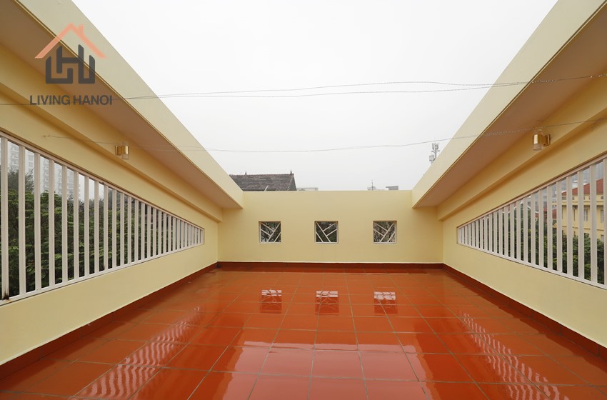 Renovated 5 bedroom apartment for rent in Tay Ho Renovated 5 bedroom apartment for rent in Tay Ho