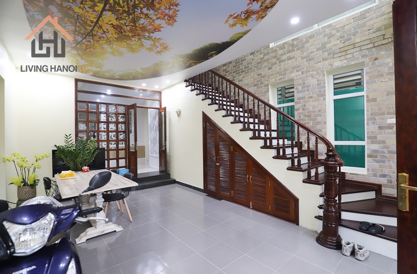 Renovated 5 bedroom apartment for rent in Tay Ho Renovated 5 bedroom apartment for rent in Tay Ho