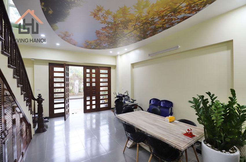 Renovated 5 bedroom apartment for rent in Tay Ho Renovated 5 bedroom apartment for rent in Tay Ho
