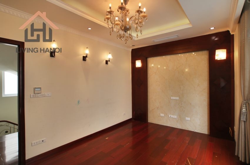 ROMANTIC Luxurious Villa for rent in Vinhomes Riverside, Long Bien ROMANTIC Luxurious Villa for rent in Vinhomes Riverside, Long Bien